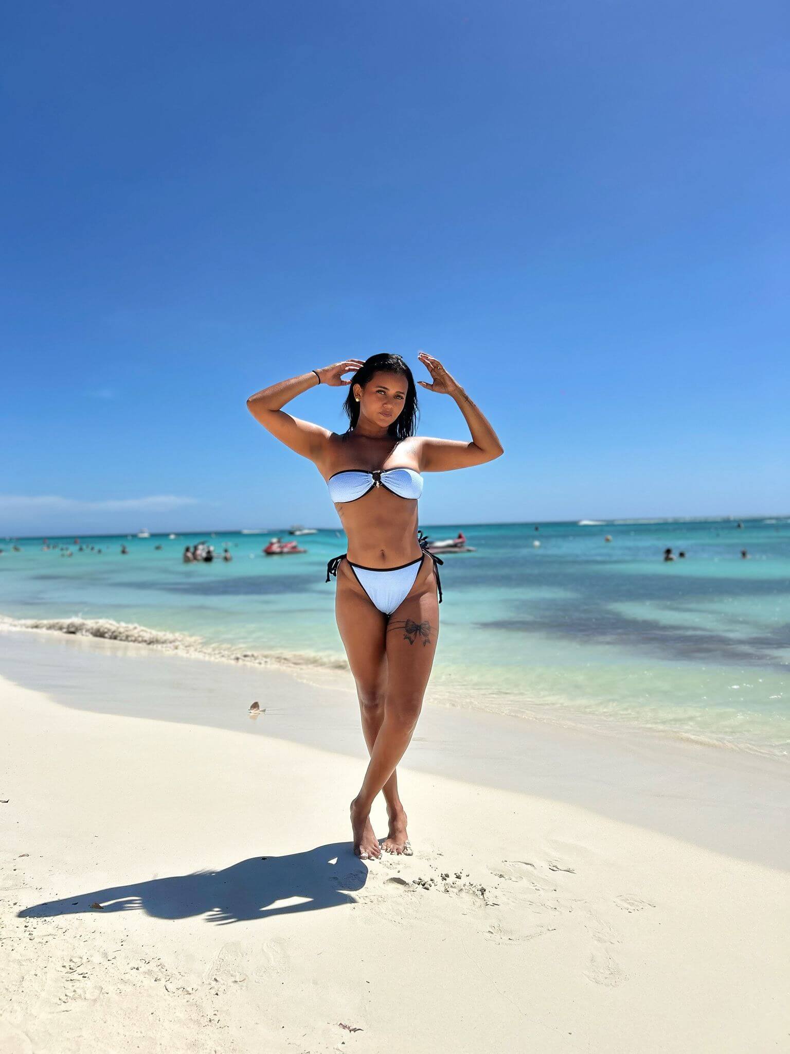 Keissy-Aruba-Heaven-Escort-Model